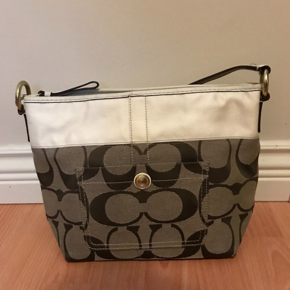 Coach Classic Signature Shoulder Bag White Beige